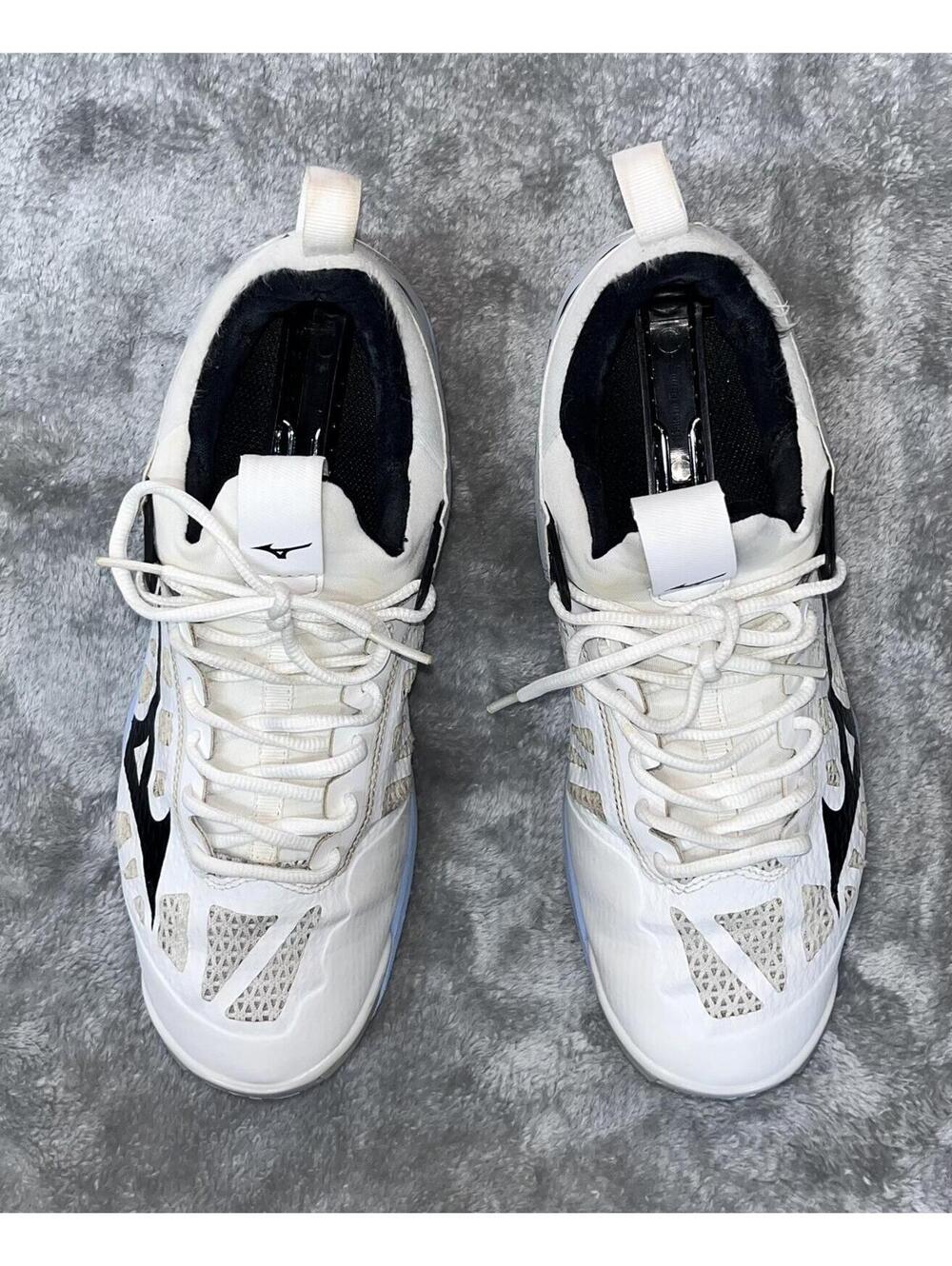 Mizuno White Light Blue Athletic Sneakers with Black Logo - Picture 6 of 9